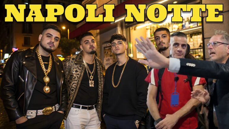 Napoli di sera un giro con Borrelli QUI COMANDIAMO NOI Faccia a faccia con chi difende il crimine. VIDEO