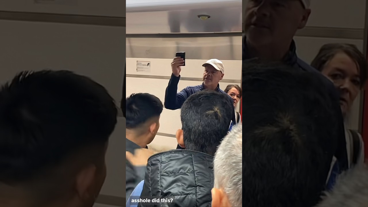 Turisti aggrediti da borseggiatori, la metro di Roma in tilt