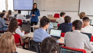 Doppia transizione: 8 giovani su 10 scommettono su IA e “green”, ma in tanti non sanno come fare. L’indagine di Skuola.net con ELIS