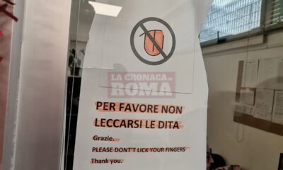 Lo strano cartello negli uffici di Tor Bella Monaca
