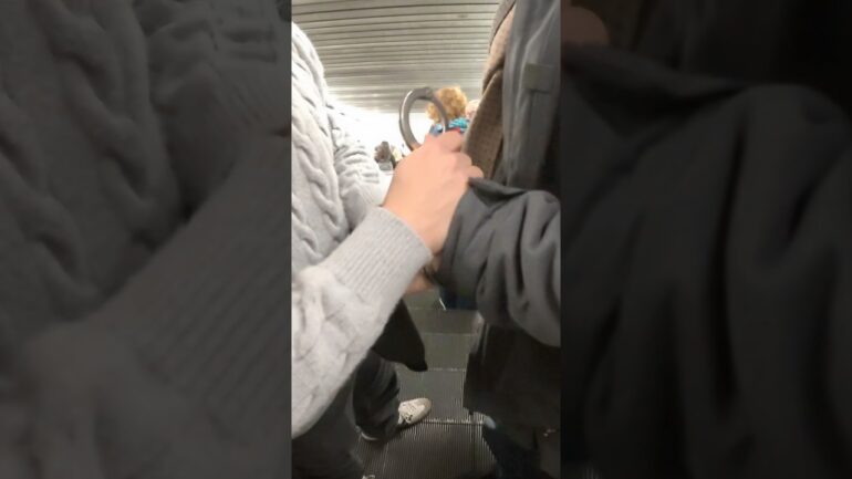 Carabinieri beccano ladro in metro sotto copertura.