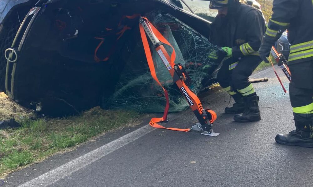Genazzano, Auto si ribalta e due ragazze sono ferite gravemente