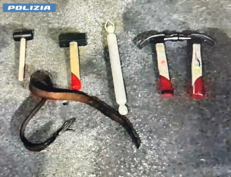 Roma-Bologna, 5 minorenni fermati prima della partita: sequestrati martelli e oggetti in ferro