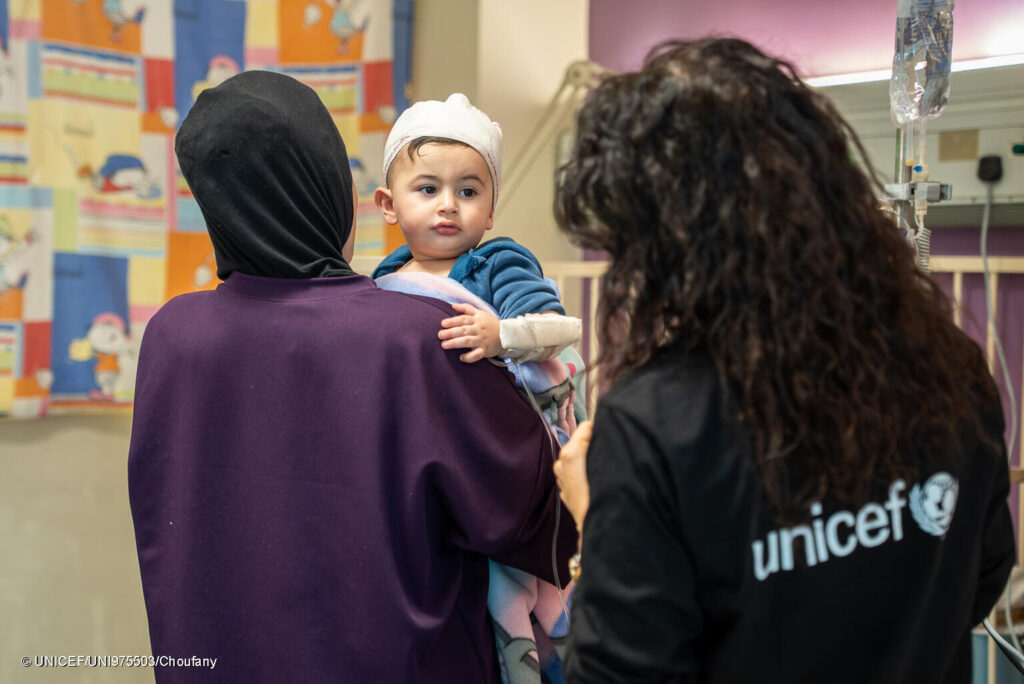 Libano, UNICEF: “33 bambini uccisi in pochi minuti”. Oltre 600 colpiti in un mese