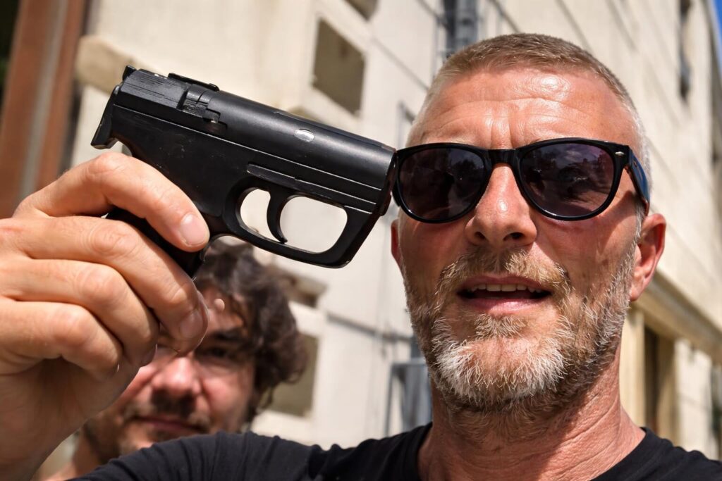 Raid razzista di Carabella: Roma in allerta per la violenza