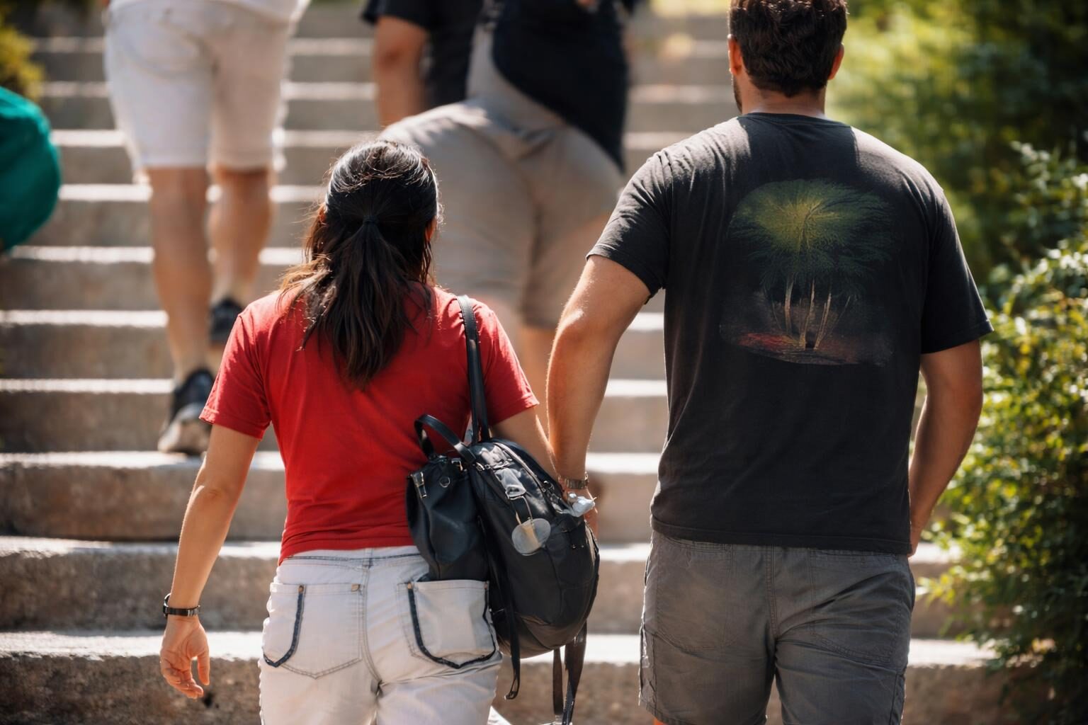 Tentato scippo a Castel Sant’Angelo: Giorgia ed Emanuel Lo rispondono, ma la sicurezza a Roma è in crisi