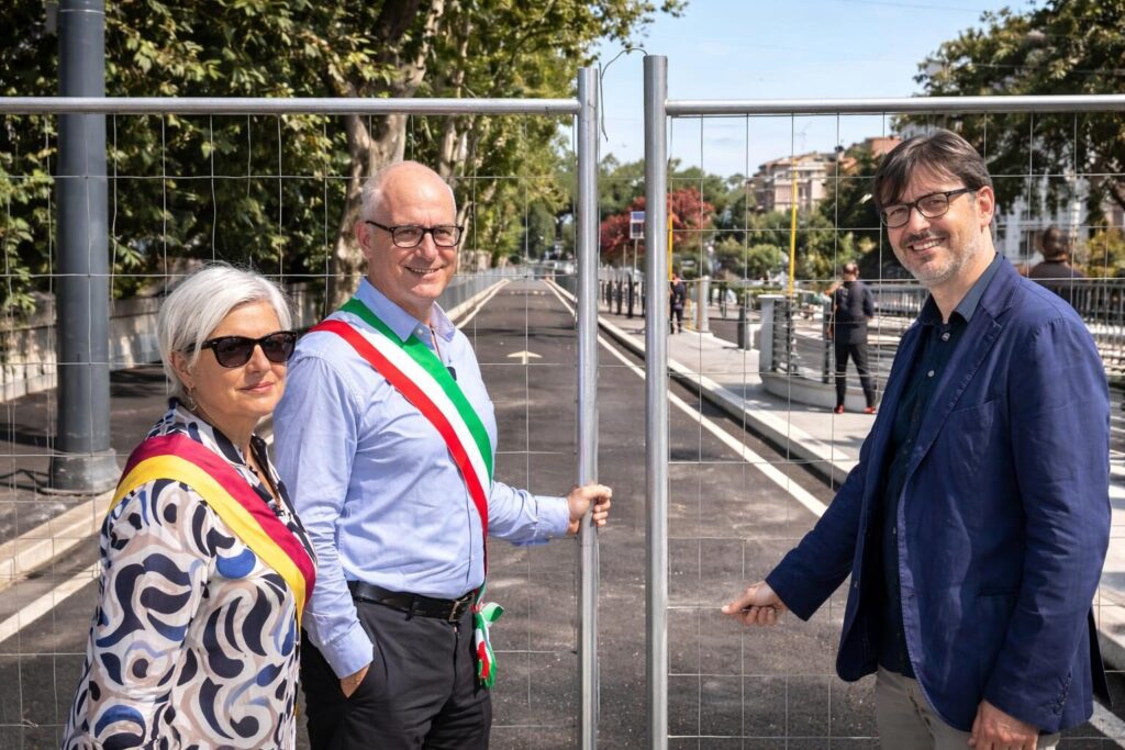 Apertura del Parcheggio di Lungotevere: Un Rimedio o Solo un Palliativo per la Sosta a Roma?