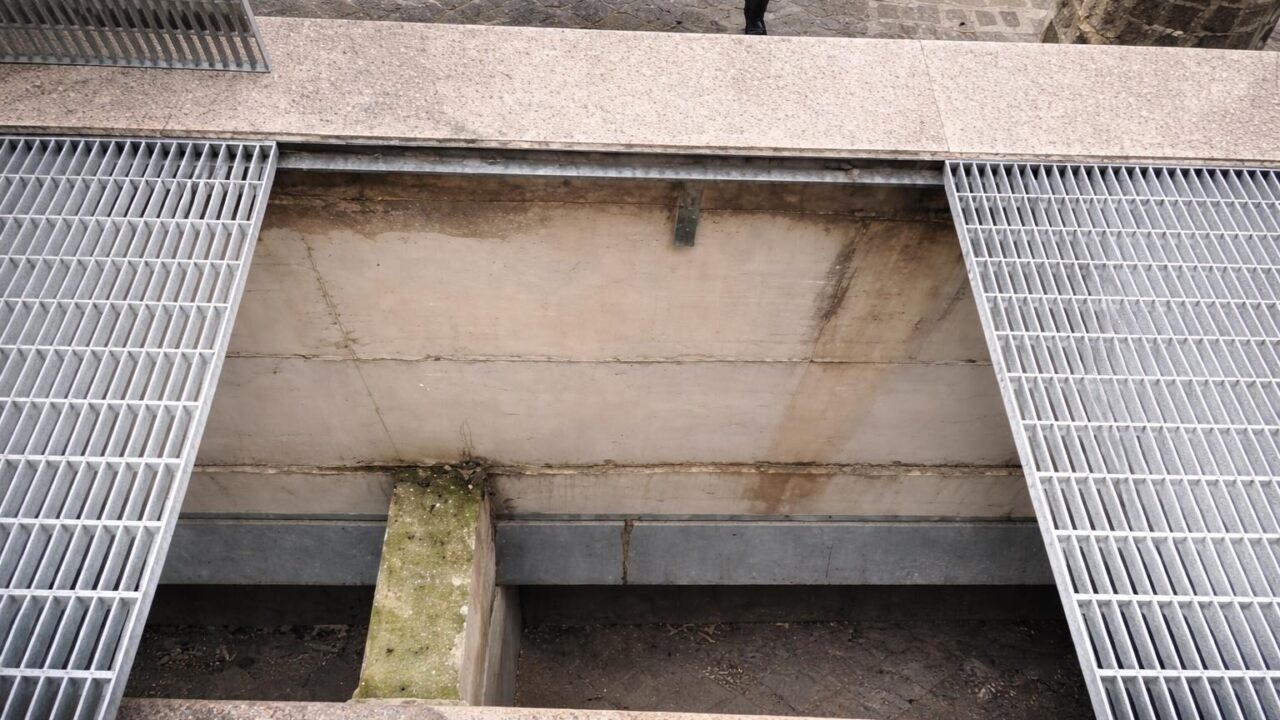 Bastogi: incidente grave con grata malfunzionante, serve un risveglio sulla sicurezza urbana