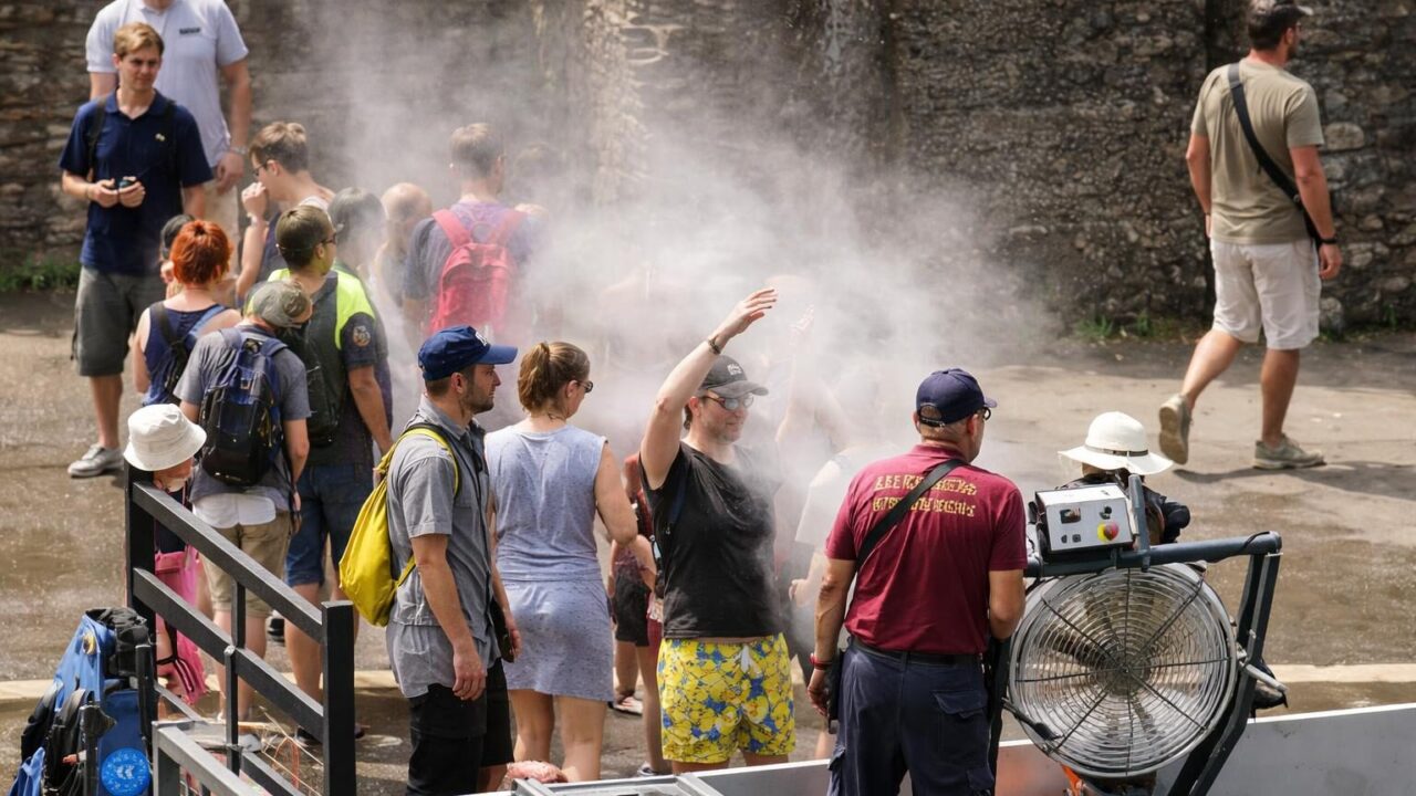 Caldo torrido a Roma: il Campidoglio investe in pensiline fotovoltaiche per i più vulnerabili