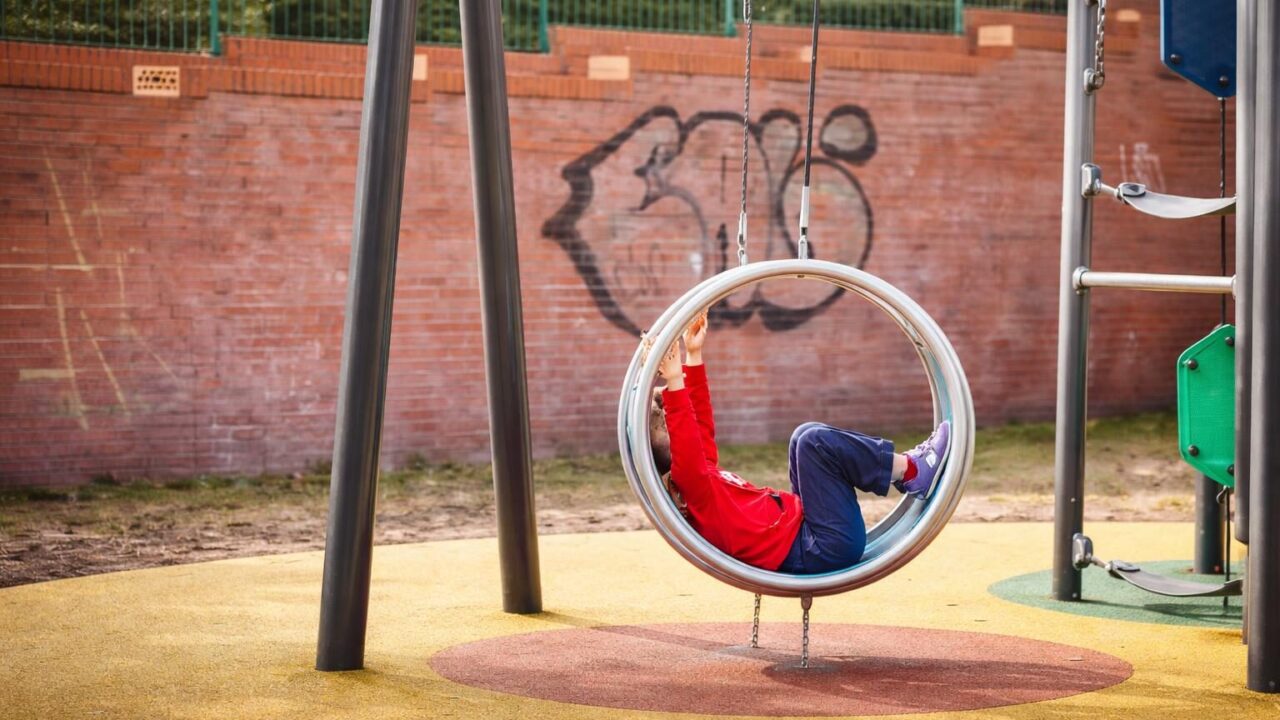Centri estivi per disabili: un’odissea tra burocrazia e inclusione