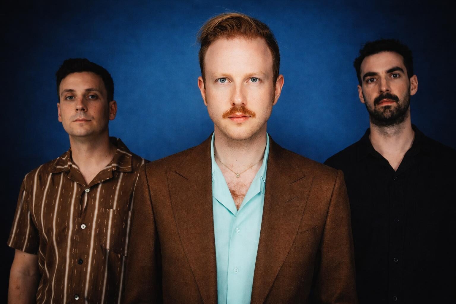 Due Door Cinema Club: Un Concerto di Riflessione in Tempi di Lutto