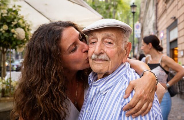 Egidio compie 108 anni: un compleanno che celebra la comunità di Via Merulana