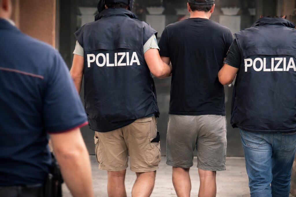 Fiumicino, violenza insensata: massacrato un 19enne mentre difendeva un amico