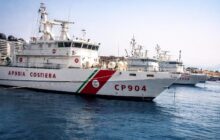 Focene in ansia: ricerche senza tregua per il pescatore disperso