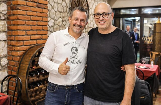 Il Caso Delmastro e le Chat Ignorate: La Trasparenza Scomparsa dalle Istituzioni