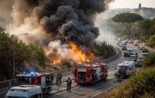 Incendio a Roma Sud: Strade chiuse fra fumi tossici e mobilità a rischio