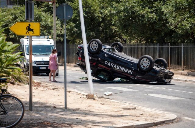 Incidente a Fregene: auto dei carabinieri si ribalta, riflettori sulla sicurezza stradale