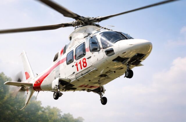Incidente sul raccordo: tre auto coinvolte e un ferito in condizioni critiche, cosa dobbiamo fare per la sicurezza stradale?