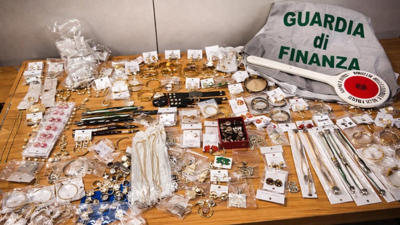 Jewel Heist: Il Maxi Sequestro dei falsi Louis Vuitton Rivela l’Illegalità in Crescita a Roma
