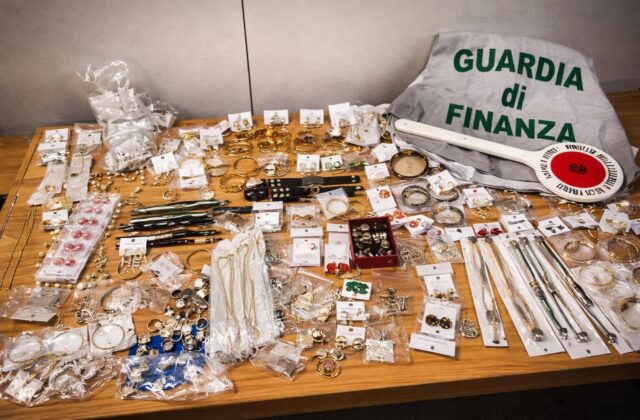 Jewel Heist: Il Maxi Sequestro dei falsi Louis Vuitton Rivela l’Illegalità in Crescita a Roma