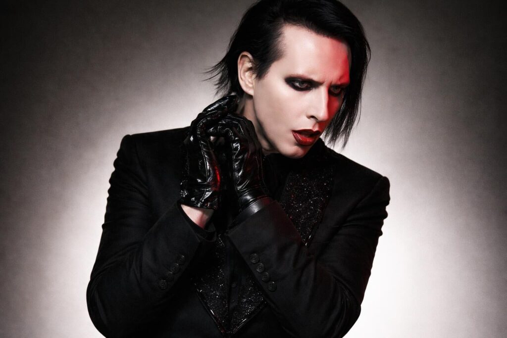Marilyn Manson: provocazione o libertà di espressione in un concerto controverso?