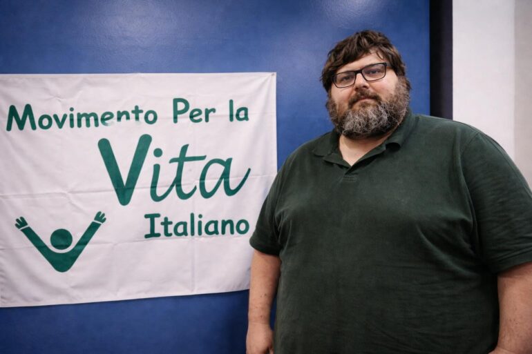 Mario Adinolfi si difende dalle accuse di truffa: cosa significa per la sua carriera politica?