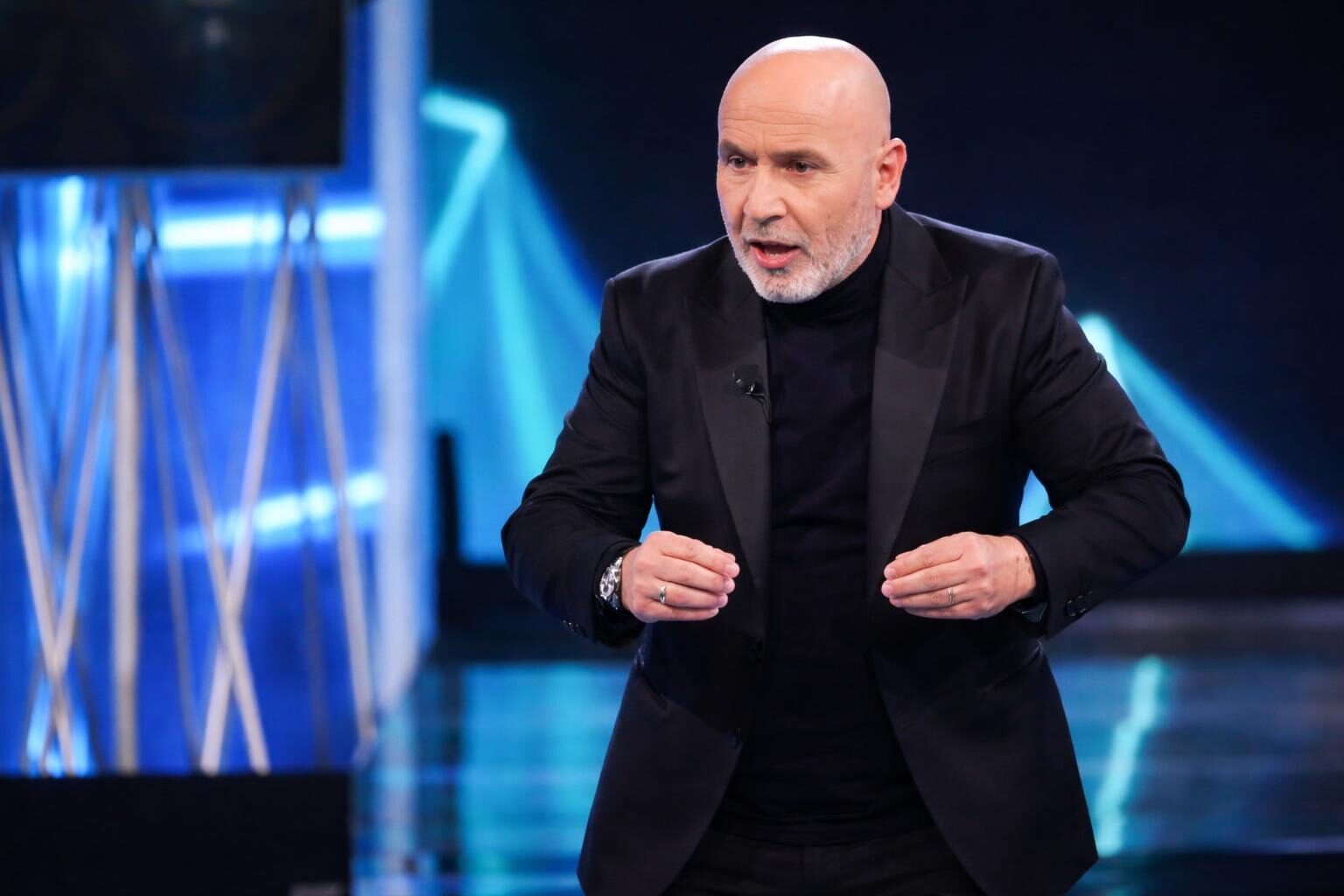 Maurizio Battista truffato dal manager: quale futuro per i suoi video sui social?