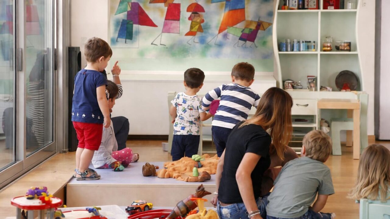 Nidi d’Infanzia a Roma: Il Campidoglio Risponderà alla Crisi di Educatrici?