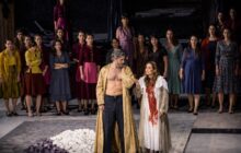 Ostia Antica: il Teatro come Luce in Tempi di Crisi Sociale