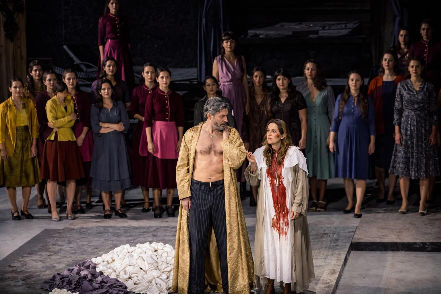 Ostia Antica: il Teatro come Luce in Tempi di Crisi Sociale
