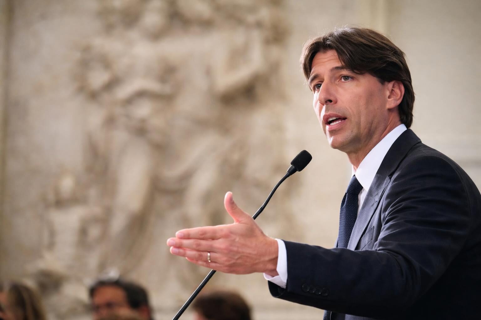Ostia guarda al futuro: costruzione dello stadio e le sfide sociali di Roma