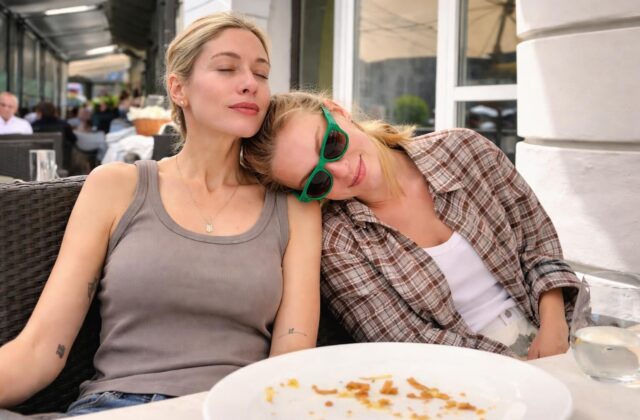 Quando le Celebrità Entrano nei Festeggiamenti: Cosa Ci Insegna la Dedica di Sarah Felberbaum a Gaia De Rossi?