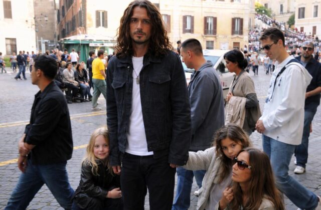 Rapina alla vedova di Chris Cornell: la vulnerabilità delle figure pubbliche e la inefficienza della sicurezza
