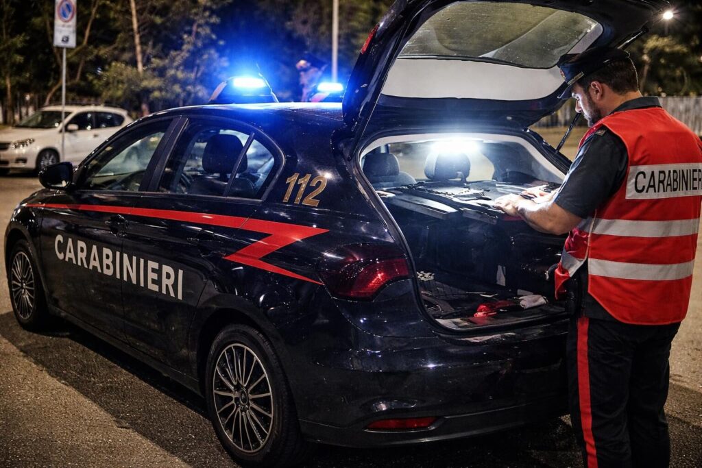 Roma in balia dei rapinatori: gli anziani non sono al sicuro nemmeno davanti alle Poste