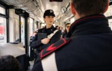 Spray urticante su bus a Roma: l’incubo di una anziana e le sue conseguenze per la sicurezza pubblica