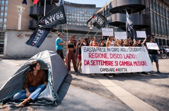Studenti in protesta: gli sfratti universitari accendono il dibattito sulle politiche abitative
