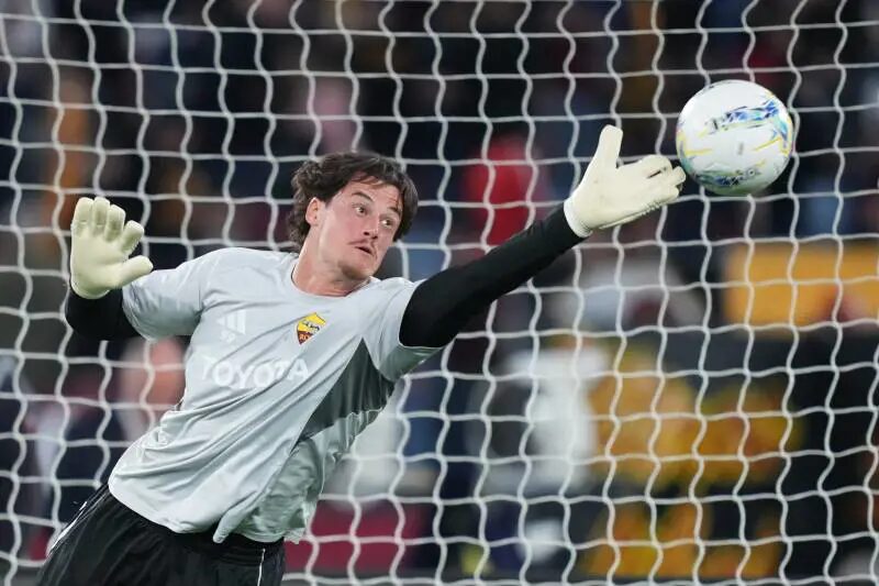 Calciomercato: Juventus su Svilar, Milan su Inacio e Inter in crisi di addii