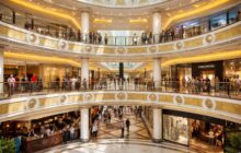 Tragedia al centro commerciale Euroma2: caduta fatale per una 71enne