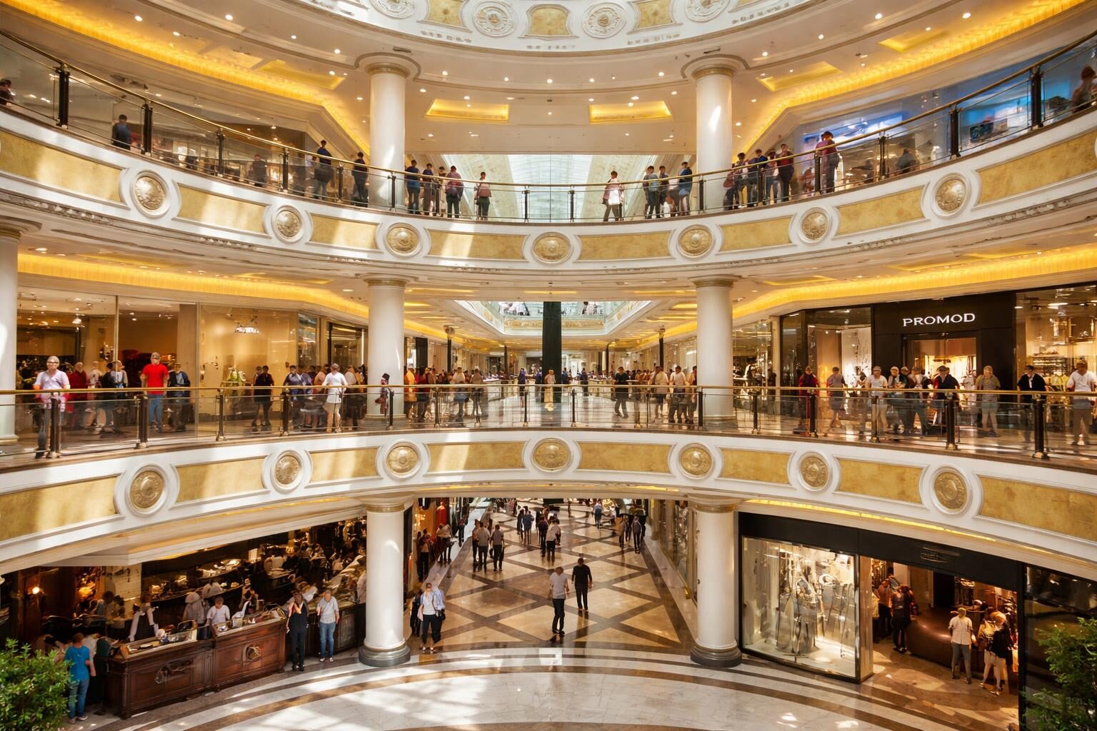 Tragedia al centro commerciale Euroma2: caduta fatale per una 71enne