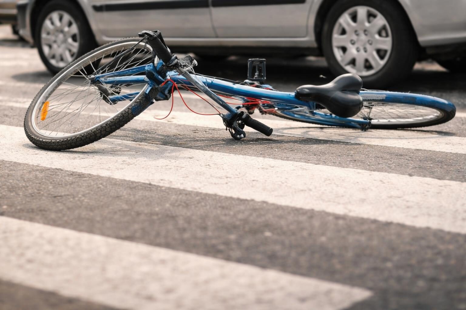 Tragedia sulla Pontina: un ciclista investito e ucciso da un’auto