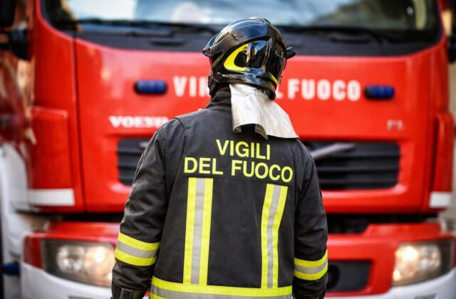 Tragico scontro sulla Roma-Fiumicino: un morto e il dibattito sulla sicurezza stradale