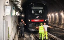Trivella colpisce un treno a Roma: un incidente che grida vendetta per la sicurezza pubblica