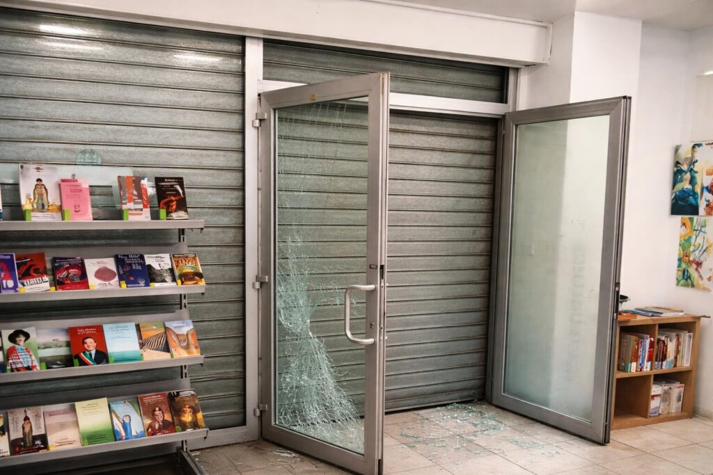 Vandalismo e aggressioni a Roma: un allerta di cui non possiamo più ignorare