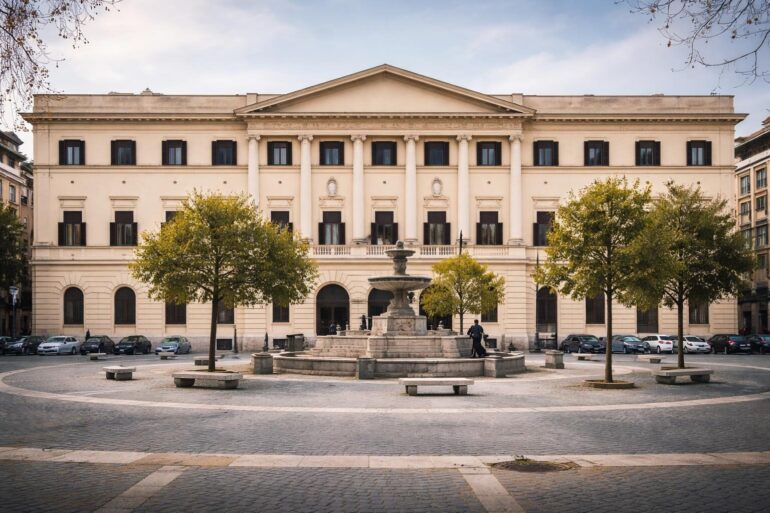 Violenza a Trastevere: lite tra clochard sfocia nel panico, la città come può rispondere?