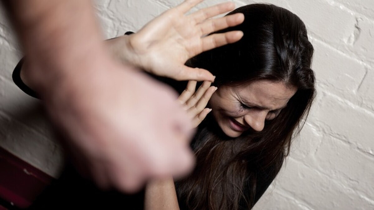 12enne salva da un segnale: prime misure giudiziarie per il patrigno nella provincia di Roma