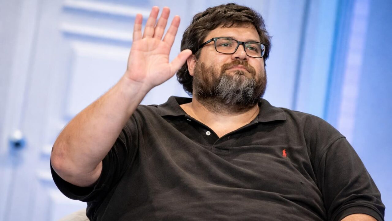 Adinolfi e la lotta contro gli invisibili: ma è davvero una persecuzione?