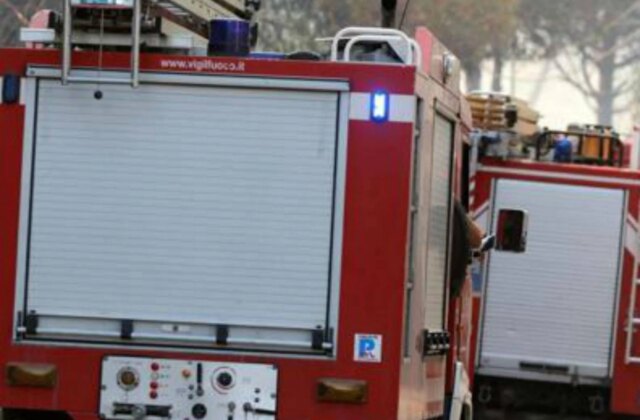 Vasto incendio a Piana del Sole, riaperta la Roma-Fiumicino