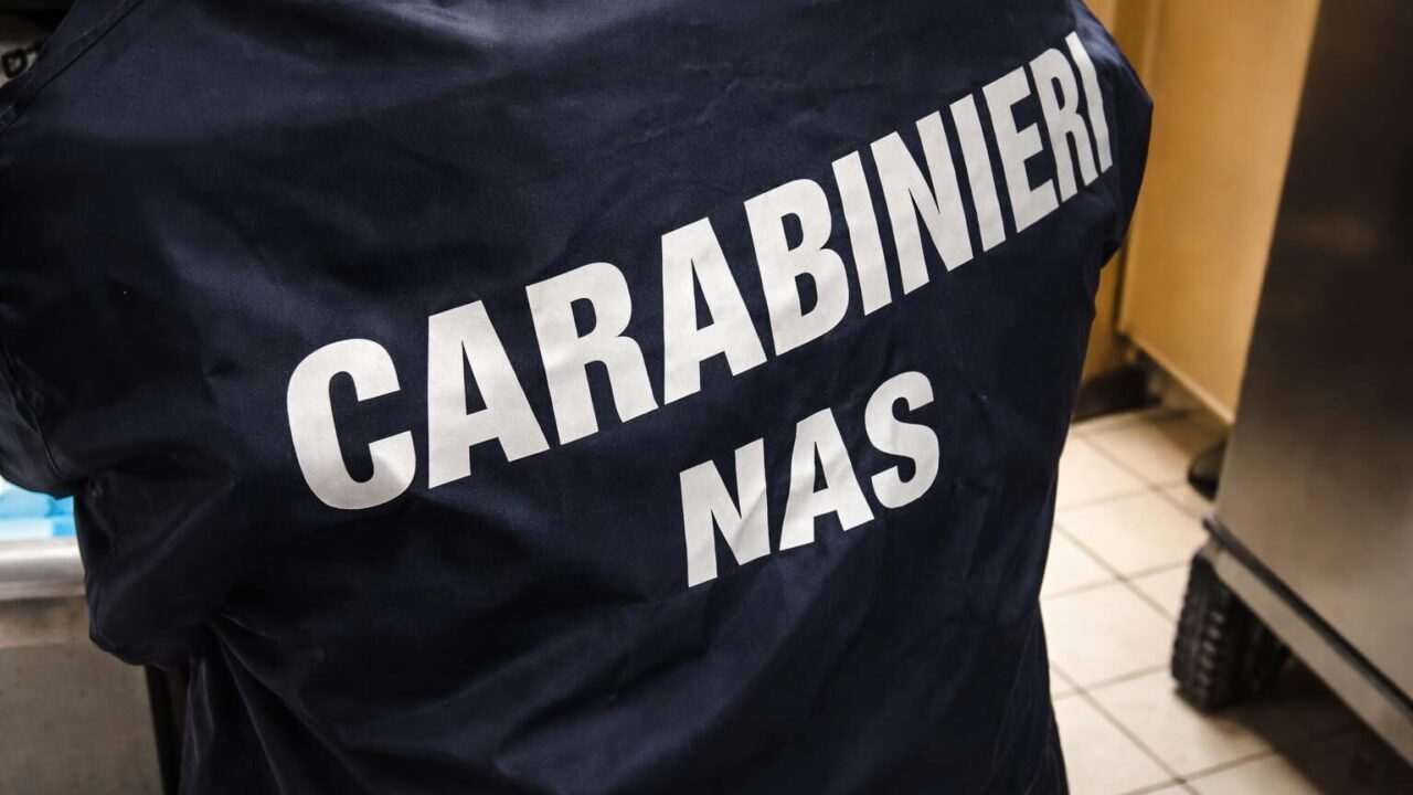 Bar di Latina chiuso: rischio crollo e interrogativi sulla sicurezza nei locali pubblici