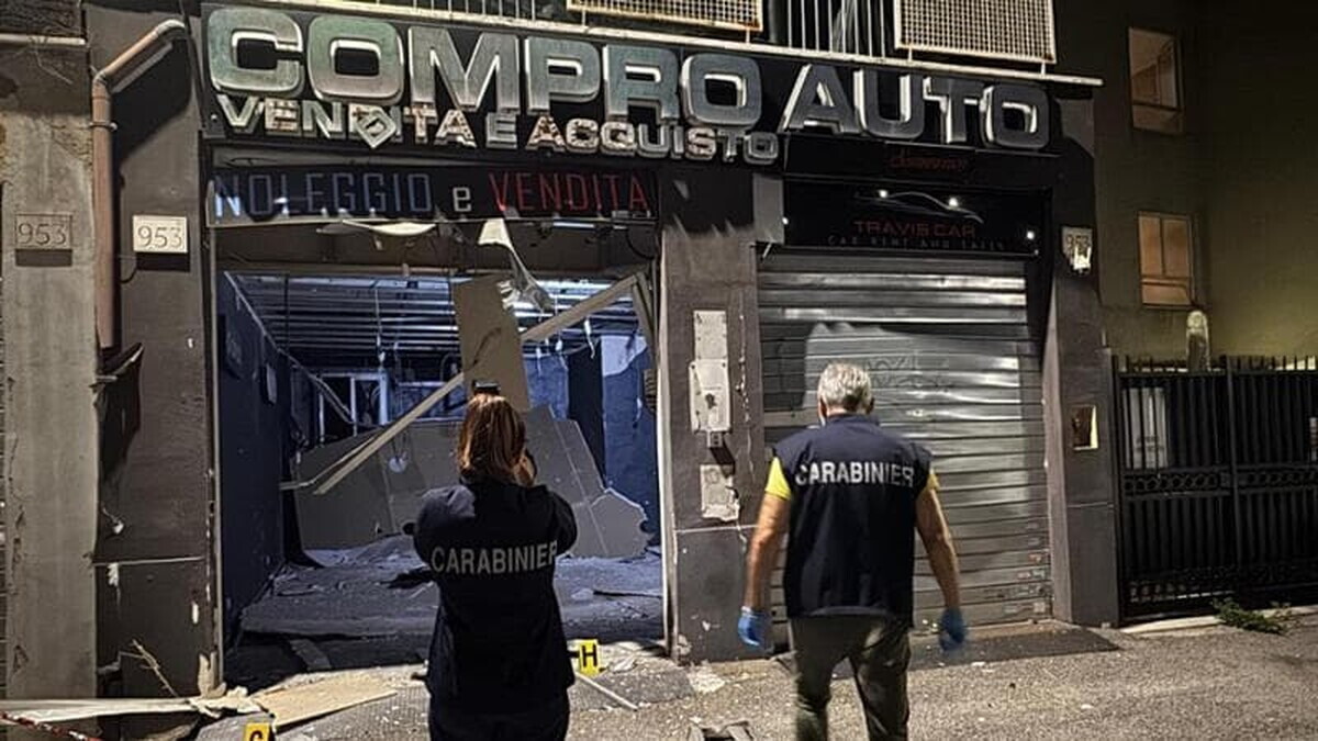 Bombe carta nelle periferie: la nuova pressione sui negozi di Roma