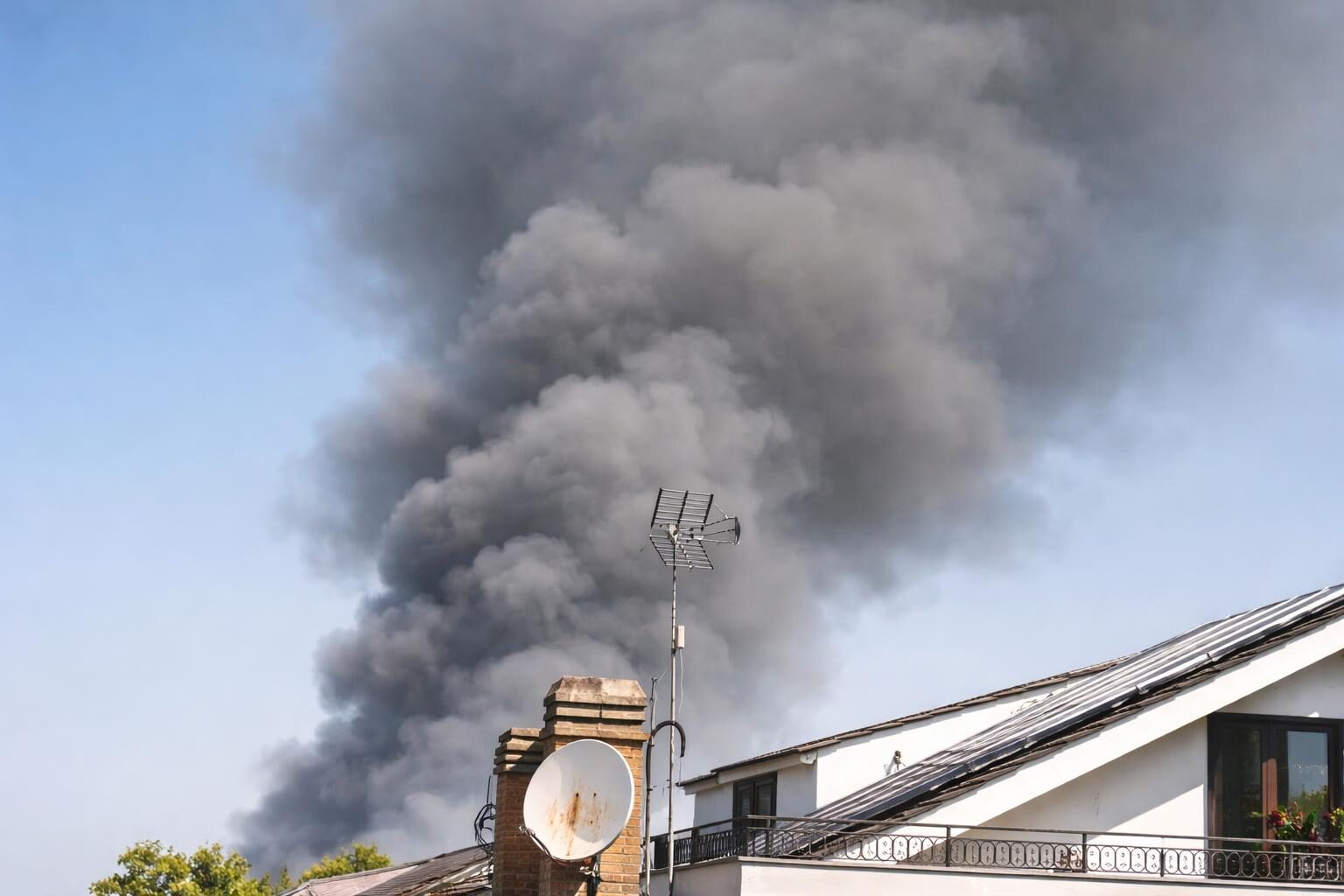 Casal Palocco in fiamme: l’estate degli incendi a Roma mette a rischio la salute dei cittadini